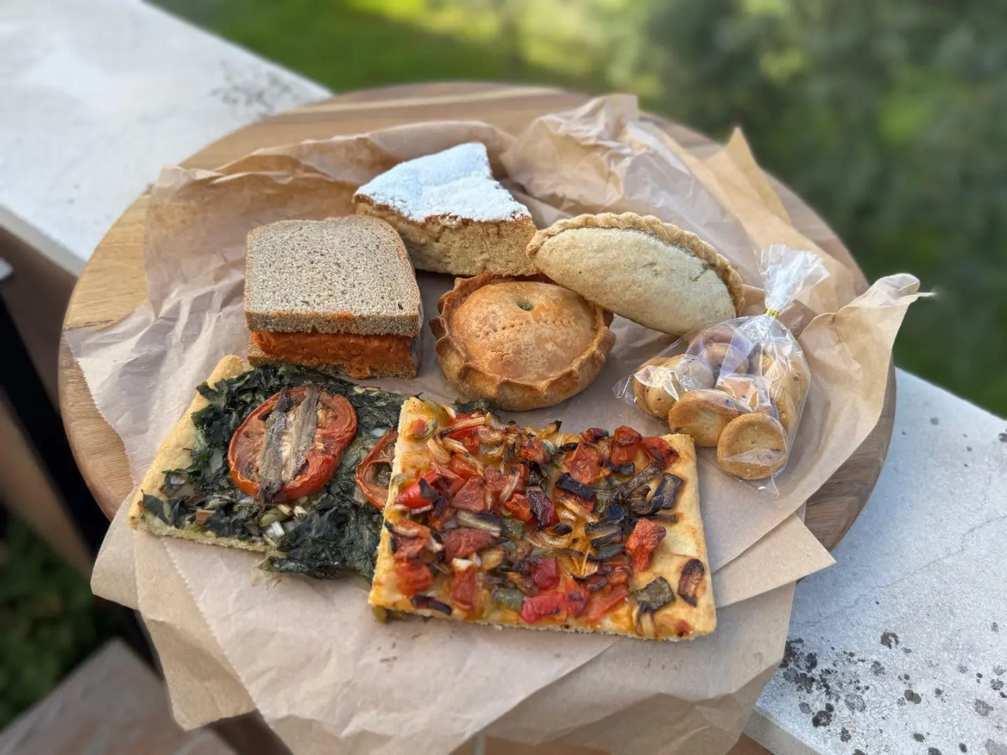 Image of catering service of local gastronnomy in a boat in Mallorca