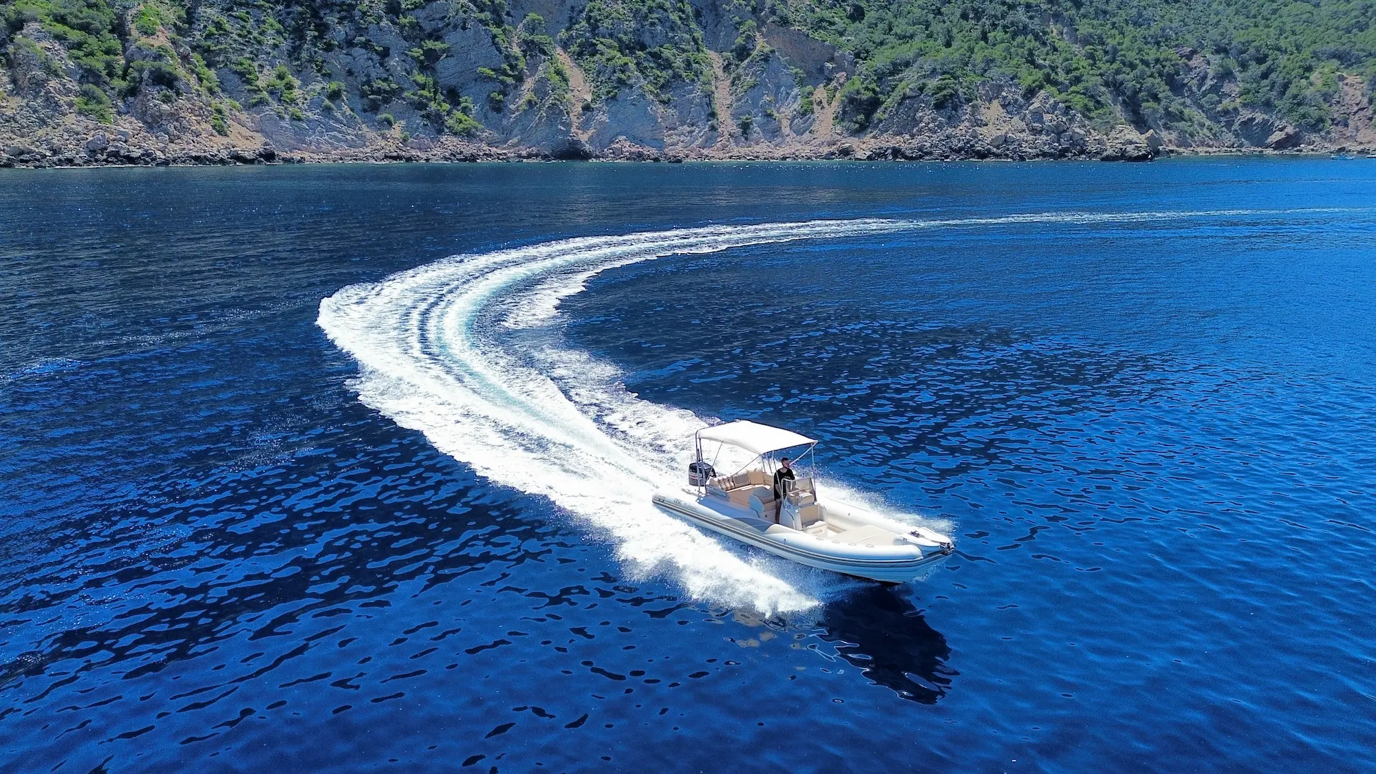 BSC 75 Muppet boat images on the sea