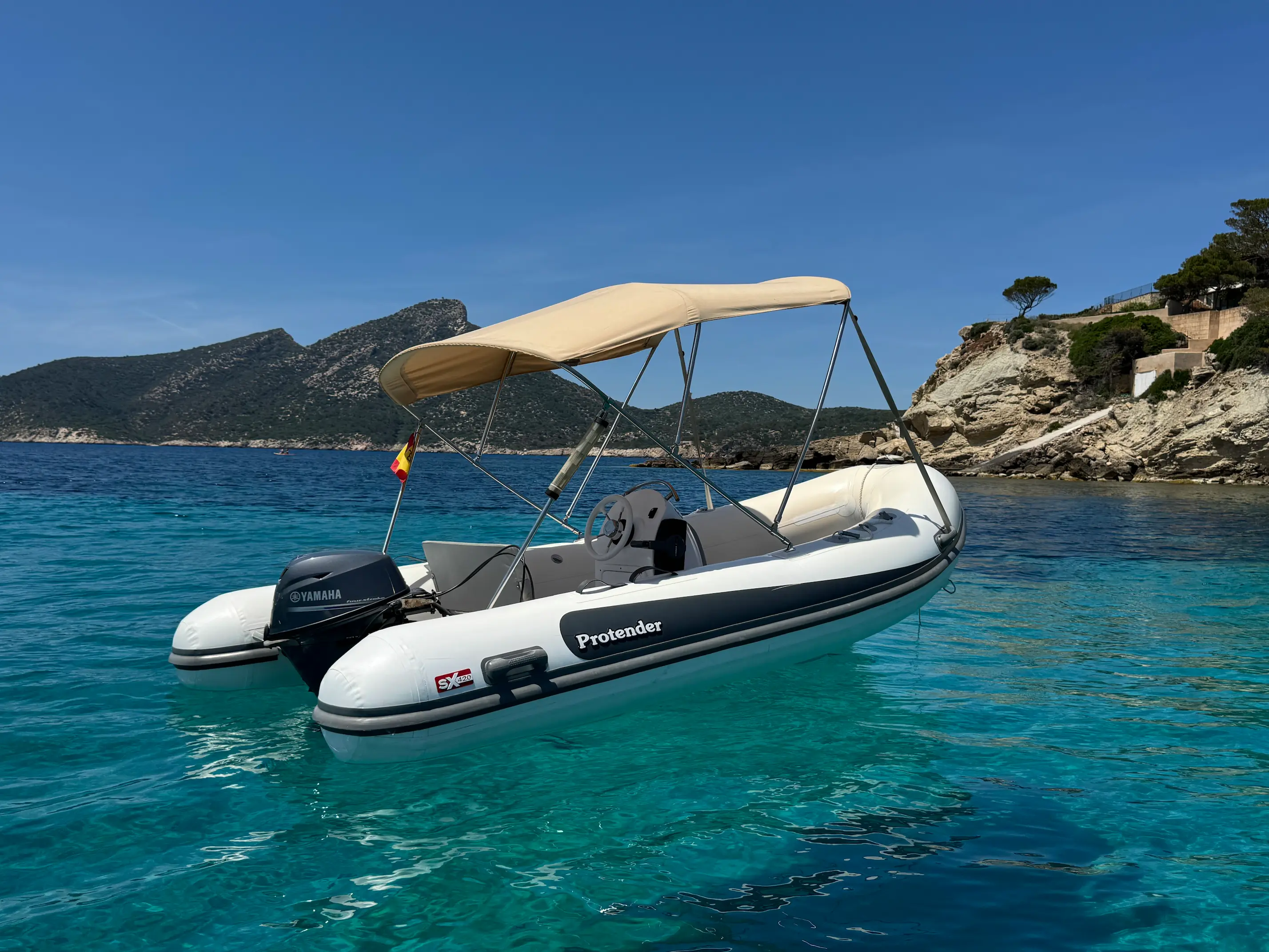 Protender SX 420 boat images on the sea