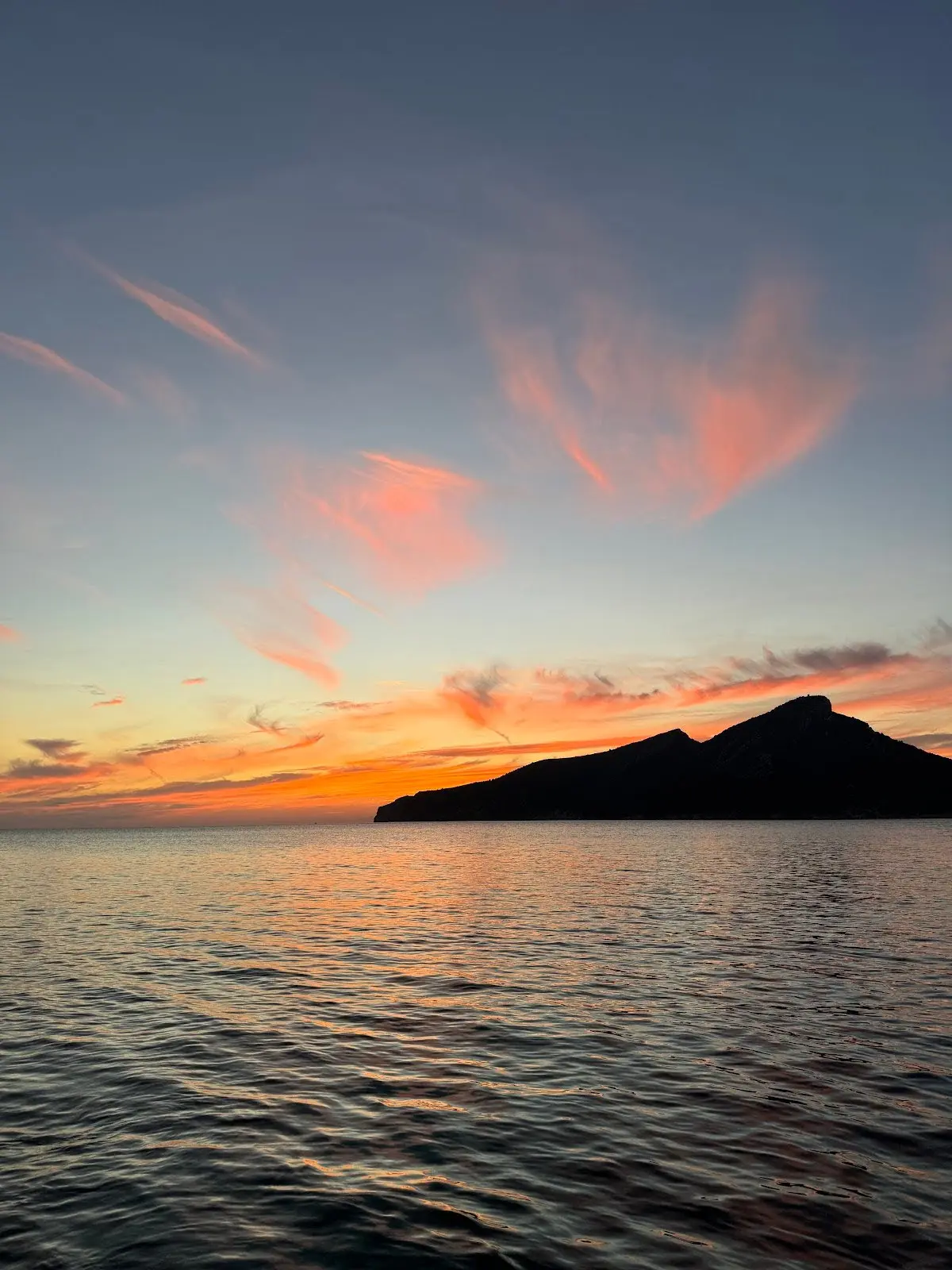 Sunset tour images on the sea in a boat in Mallorca